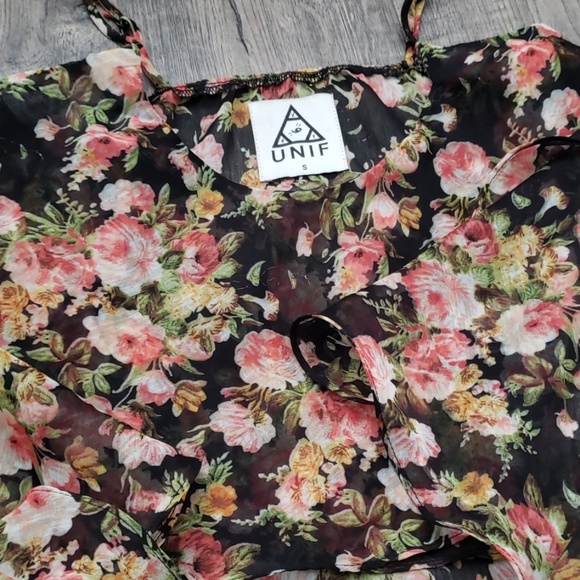 Top - Picture 2 of 3